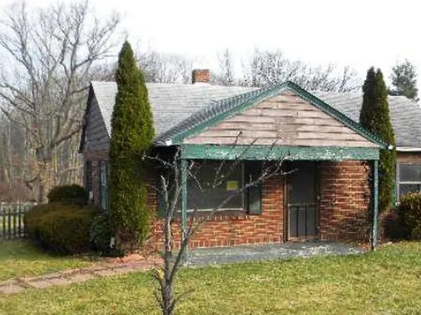 1010 Water Street Ext, Conneaut Lake, PA 16316