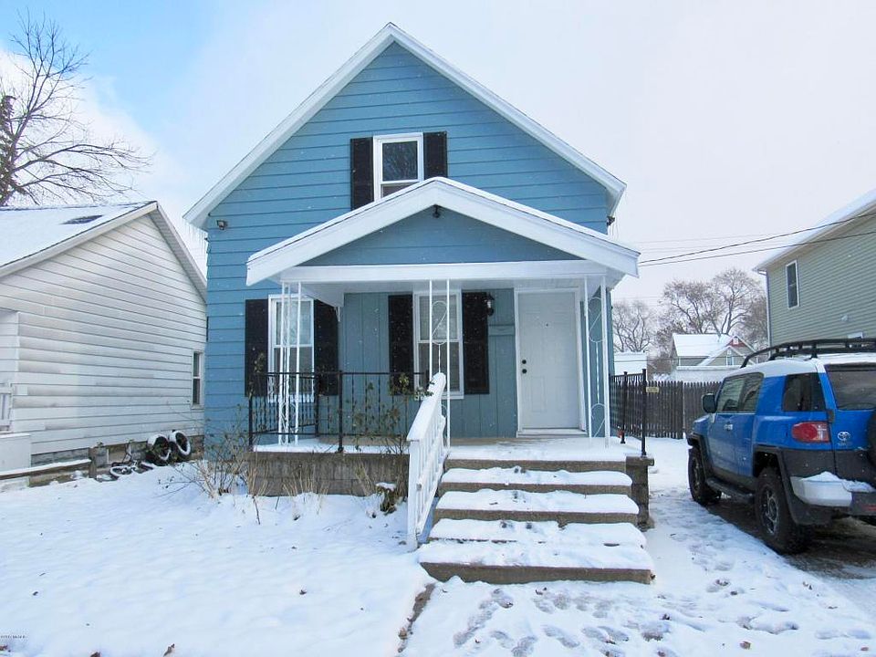 1st image of 1022 Garfield Ave NW