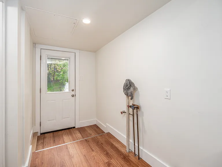117 Precinct St — Photo 18