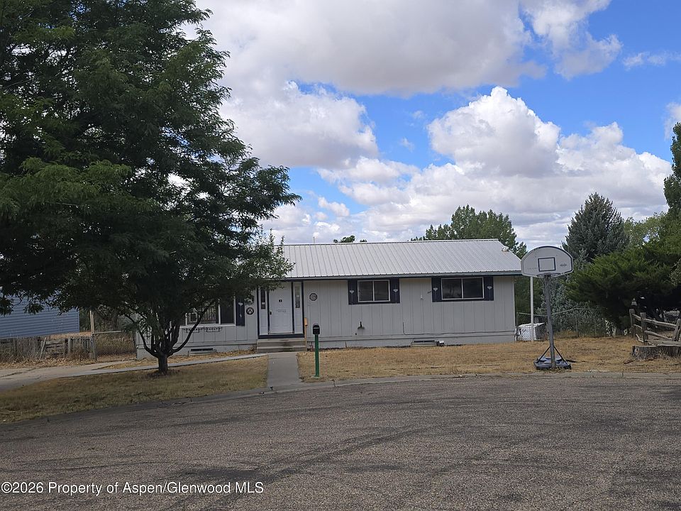 1st image of 936 Colby Cir