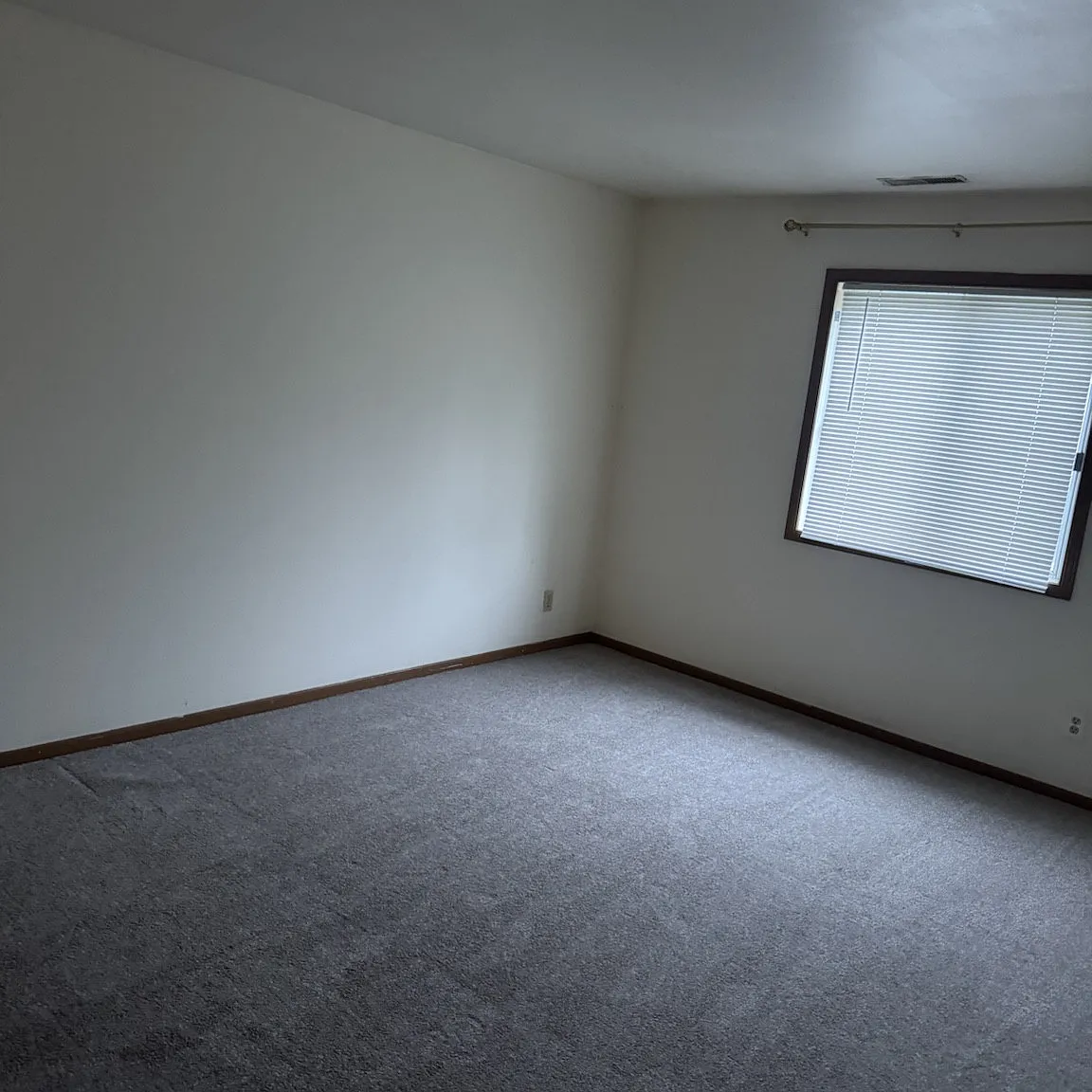 2 bed, 1100 sqft, $1,400 — Photo 3