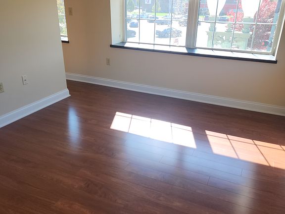 3rd image of 400 McKinley Ave NW #B