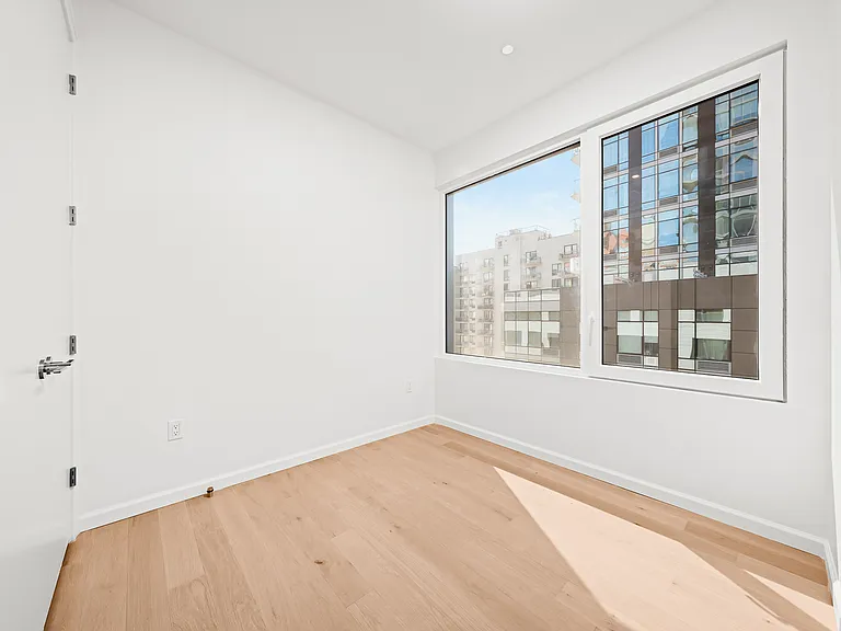 41-15 24th St #708 — Photo 5