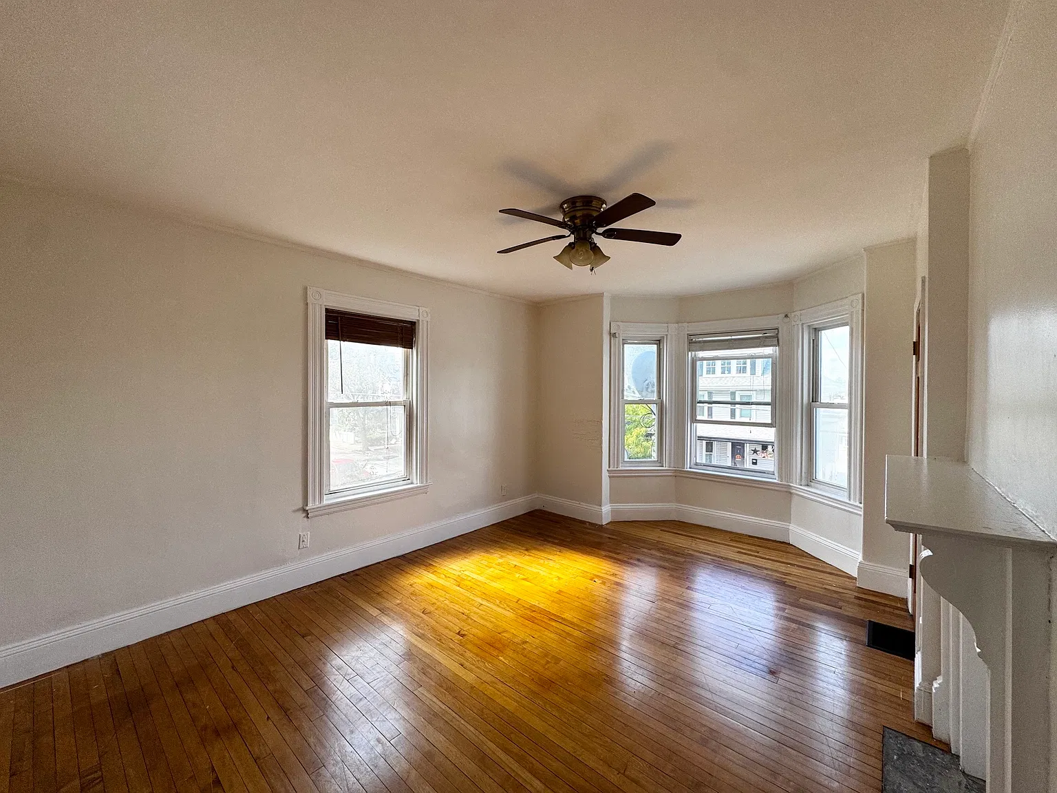2 bed, 950 sqft, $2,750 — Photo 3