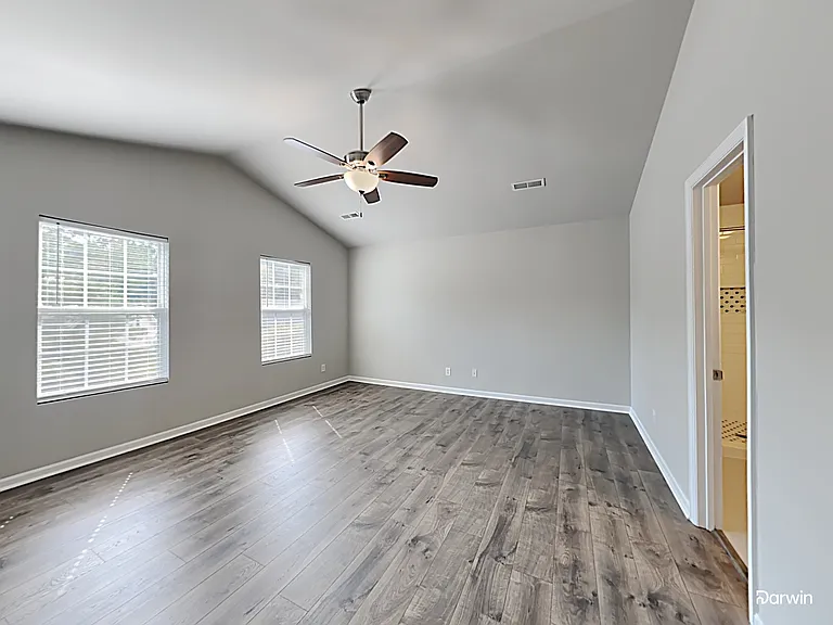 448 Courtland Dr — Photo 11