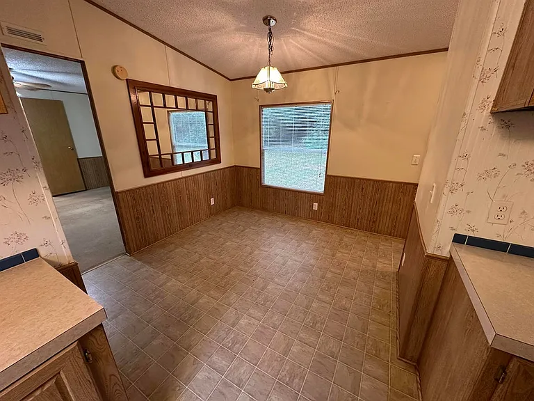 847 Twin Towers Rd — Photo 2