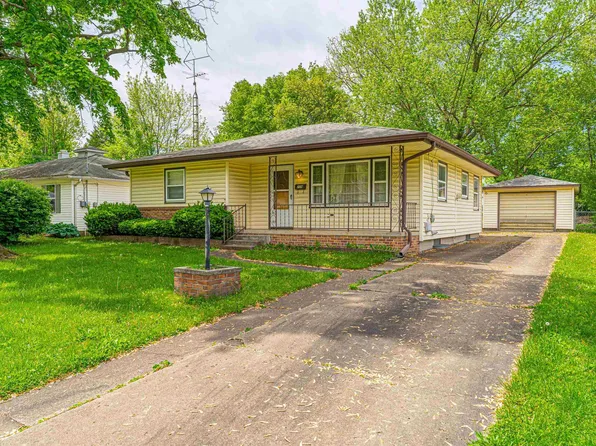 209 Palmer Ave, Lincoln, IL 62656