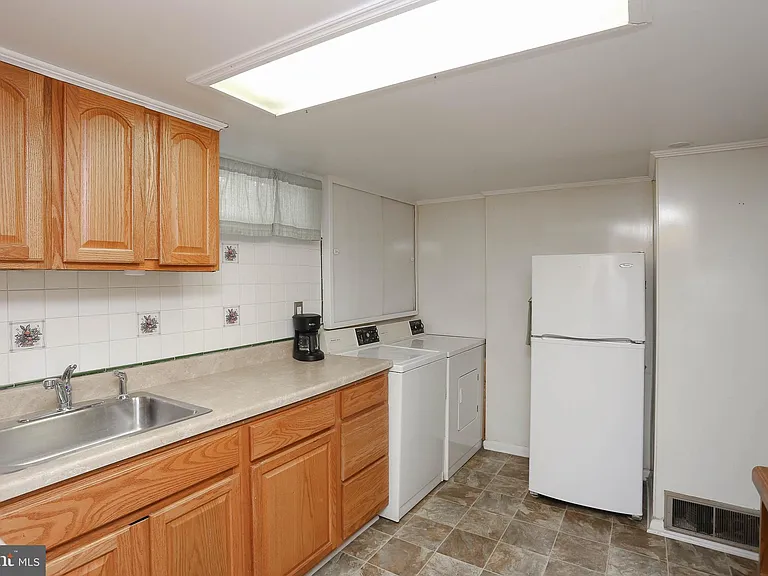 807 Danza Rd — Photo 30