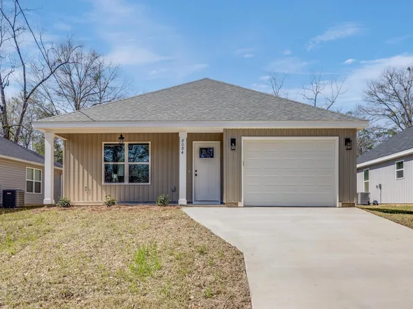 8084 3rd St, Laurel Hill, FL 32567