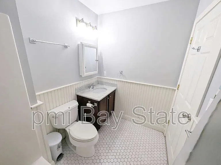 27 Saint James Ave #3 — Photo 6
