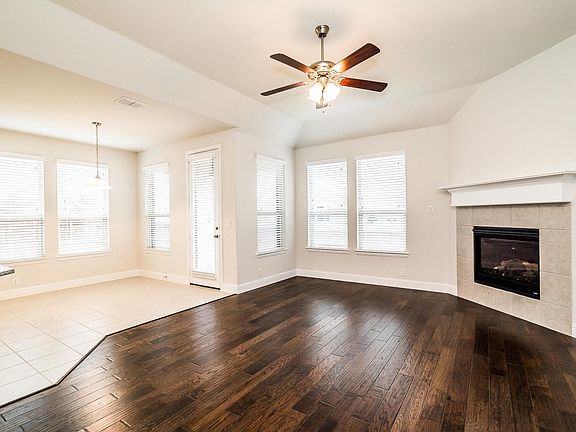 3rd image of 3816 Walden Dr