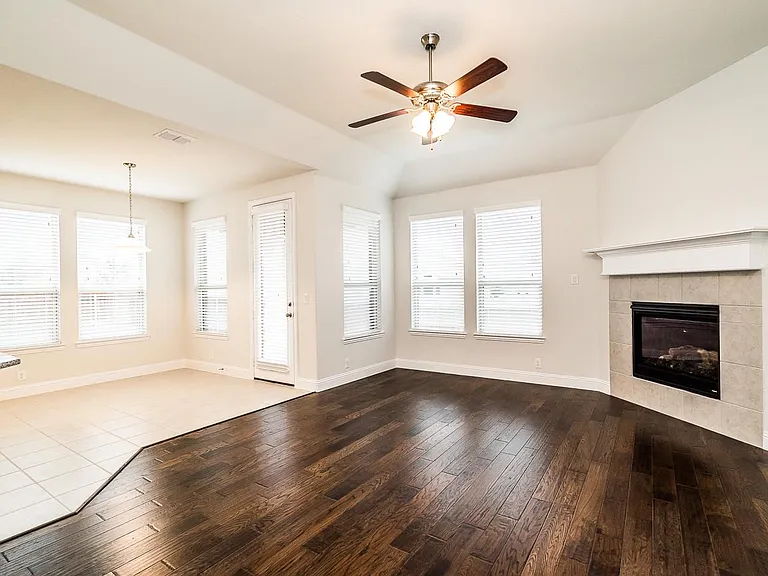 3816 Walden Dr — Photo 3