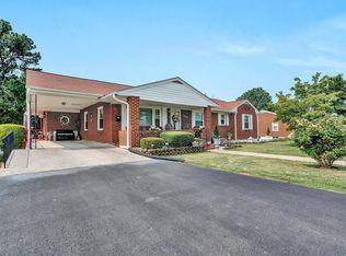 3348 Kershaw Rd NW, Roanoke, VA 24017