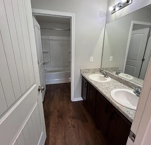 4905 Kensington Ln — Photo 9