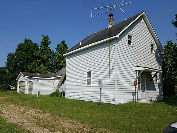 3rd image of 28794 Douglas Ave