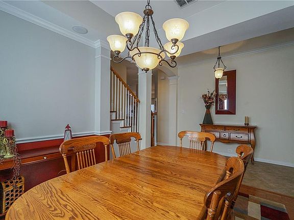 5th image of 1621 Meadows Ave