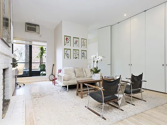 Sold by Sotheby's International Realty | media 2