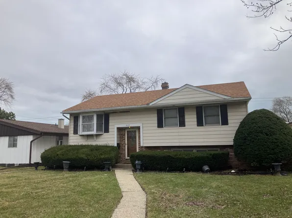 2103 Hermon Ave, Zion, IL 60099