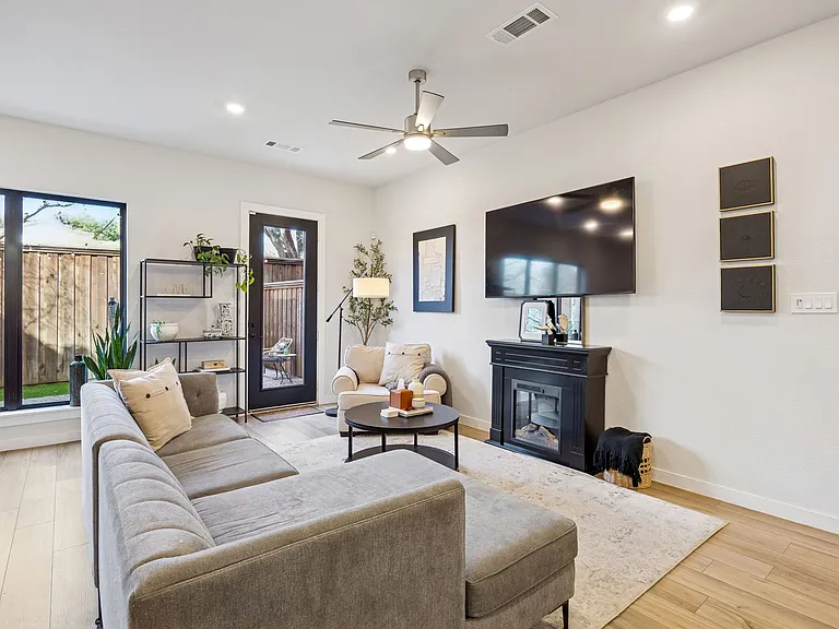 2357 Rook Dr — Photo 9
