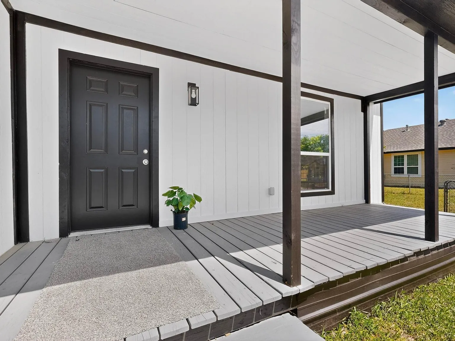 3 bed, 2.0 bath, $1,600 — Photo 2