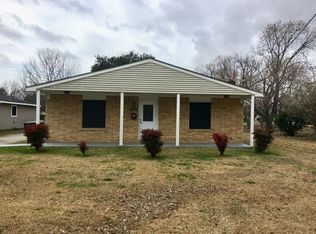 2831 Ruby Dr, Groves, TX 77619