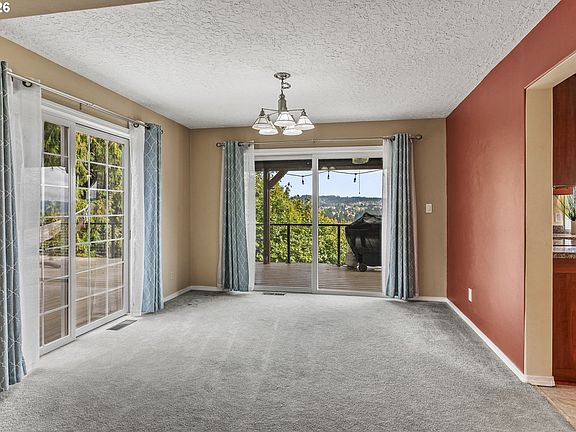 4th image of 32215 NW Eagle Crest Dr