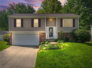 26917 Oxford Park Ln, Olmsted Township, OH 44138