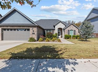 3102 E Peaceful Dr, Fayetteville, AR 72703