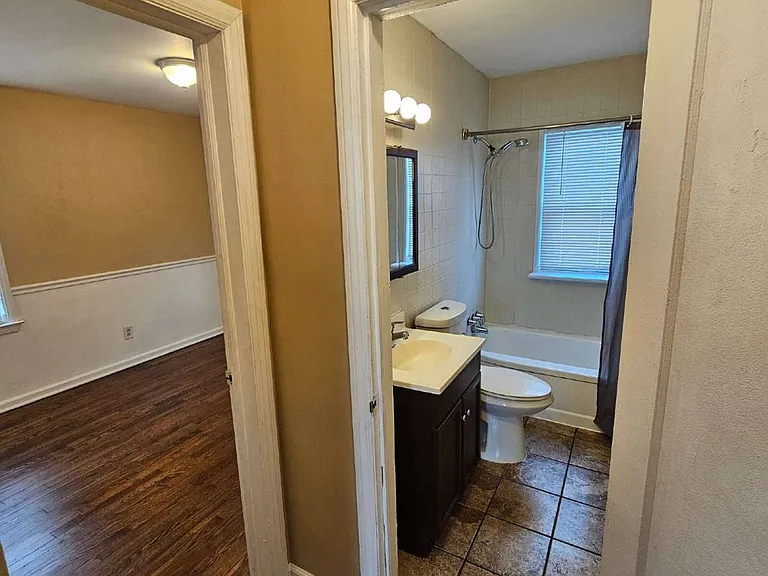 28303 Essex St — Photo 6
