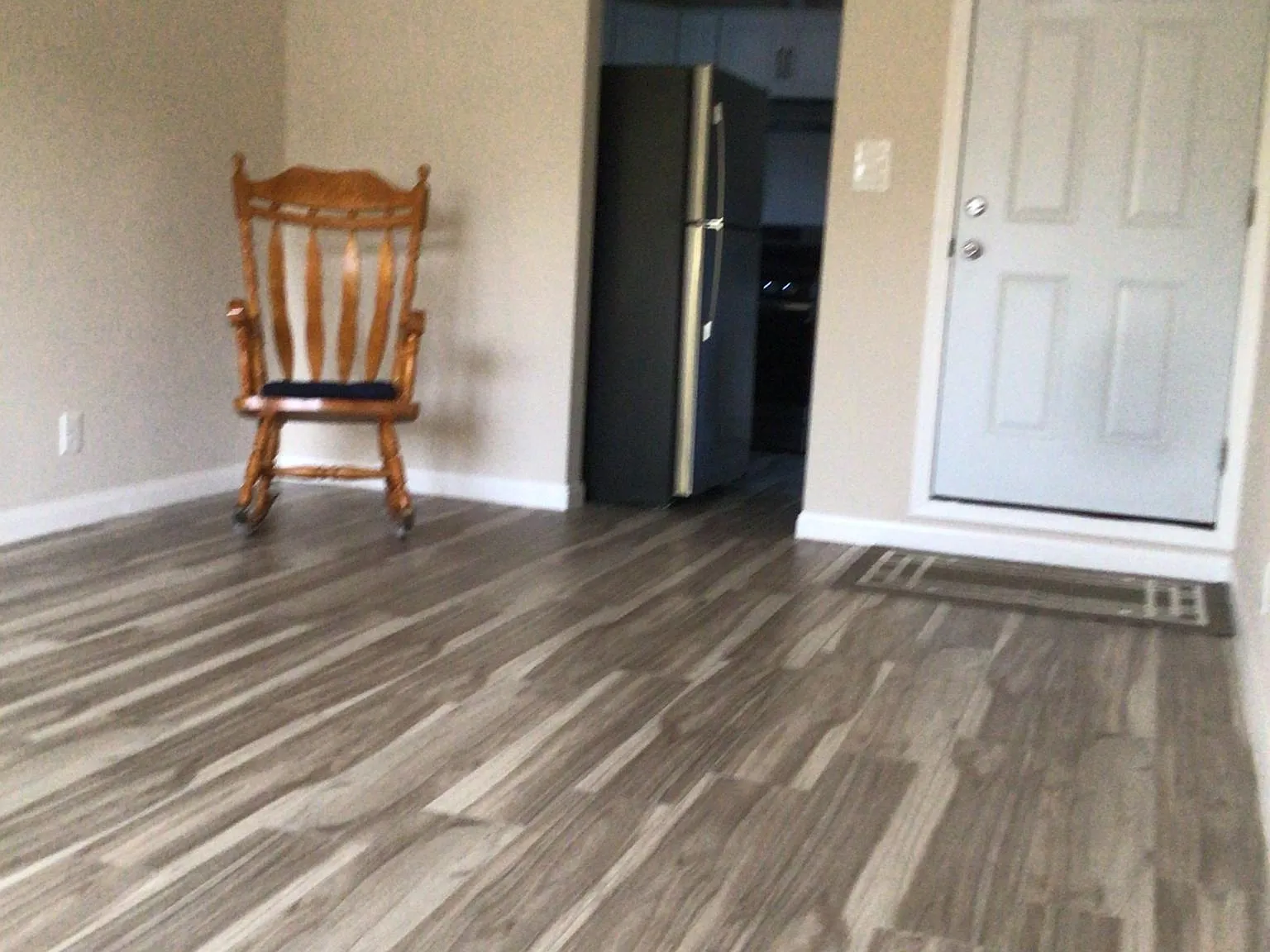 700 E Janice Dr — Photo 3