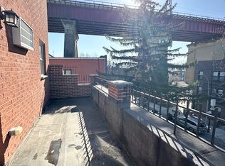 22-37 27th St #3, Astoria, NY 11105
