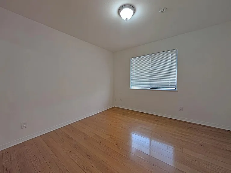 305 N Cedar St #204 — Photo 15