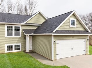 2011 Colbert Dr, Muskegon, MI 49444