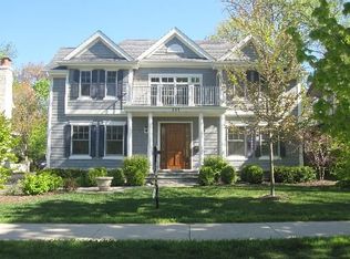 517 Hawthorn Ln, Winnetka, IL 60093