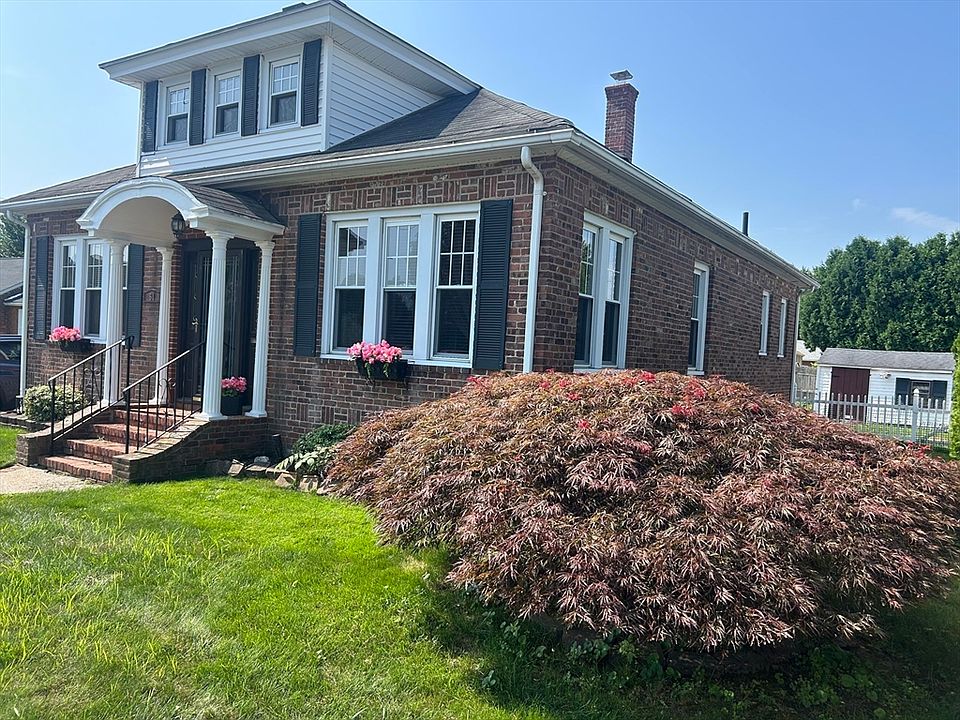 1st image of 61 Catherine St