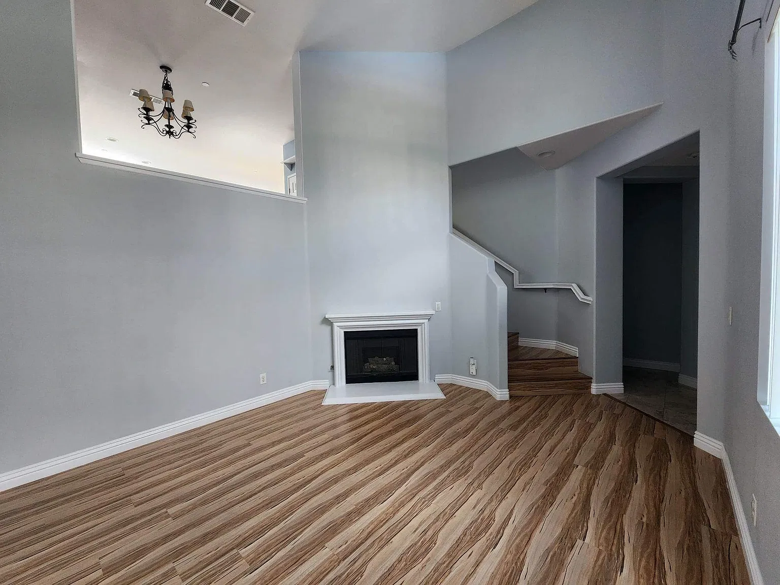 3 bed, 2.5 bath, 1492 sqft, $4,000 — Photo 4