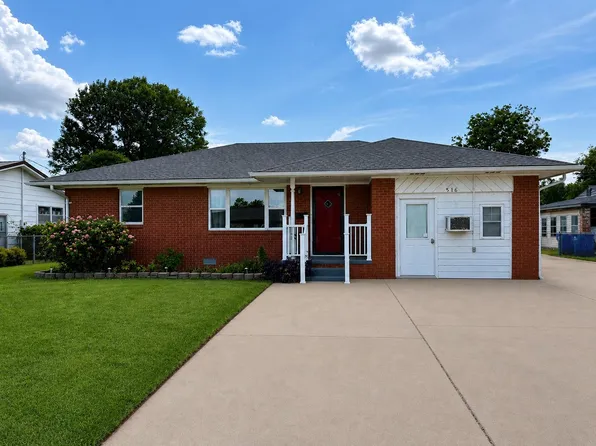 516 S Oak Ave, Hennessey, OK 73742