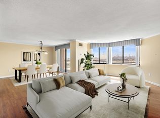1307 Harmon Cove Tower #1307, Secaucus, NJ 07094