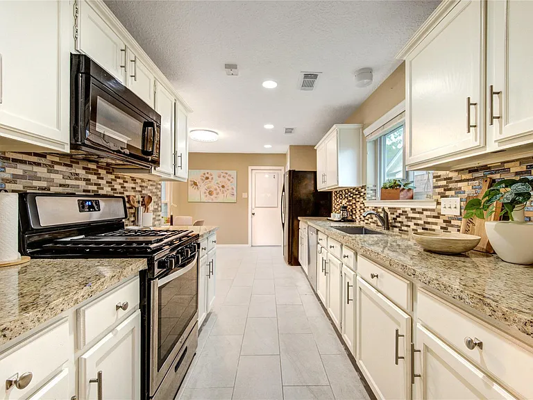 7023 Brockington Dr — Photo 15