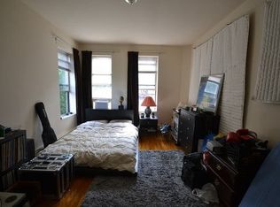 3916 208th St, Flushing, NY 11361