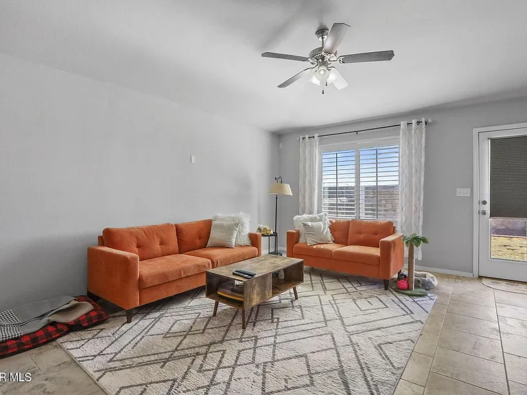 3917 Desert Dunes Dr — Photo 14