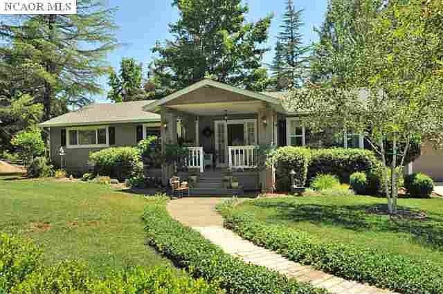 1st image of 15941 Fairway Glen Pl