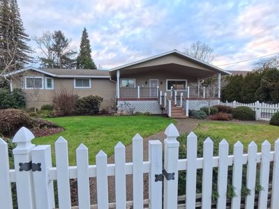 1732 Del Rio Rd, Roseburg, OR, 97471
