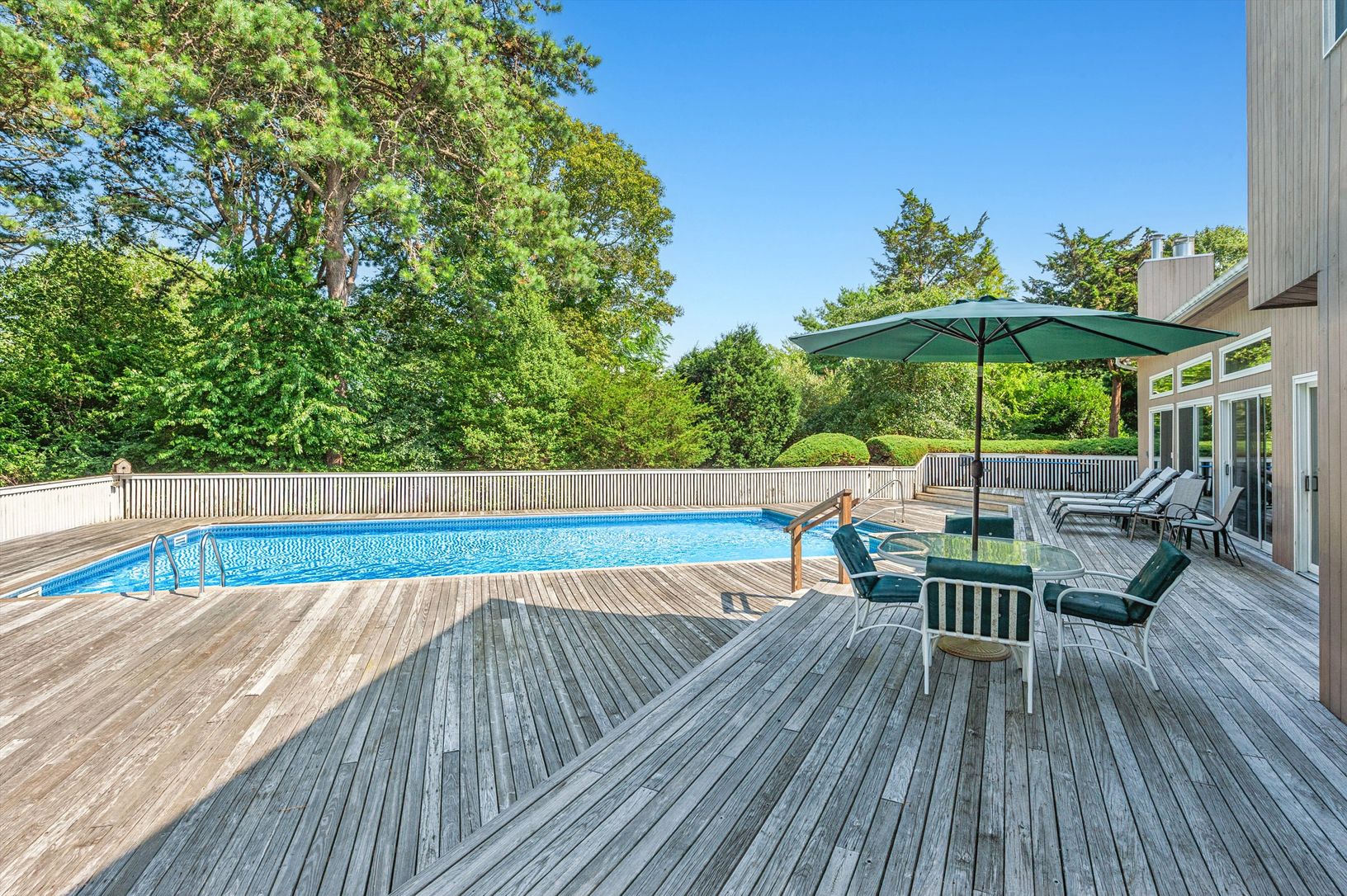  41 Sunset Ave, East Quogue