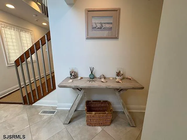 7 bed, 4.5 bath, $30,000 — Photo 3