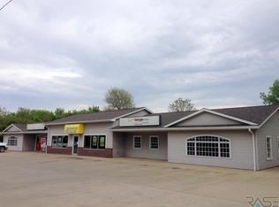 1010 W 5th St, Canton, SD 57013
