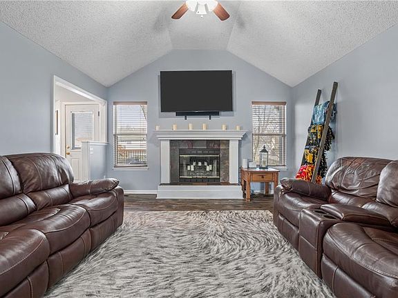 4th image of 3613 NW Pier Ct