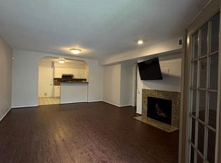 2425 Holly Hall St APT B28, Houston, TX 77054