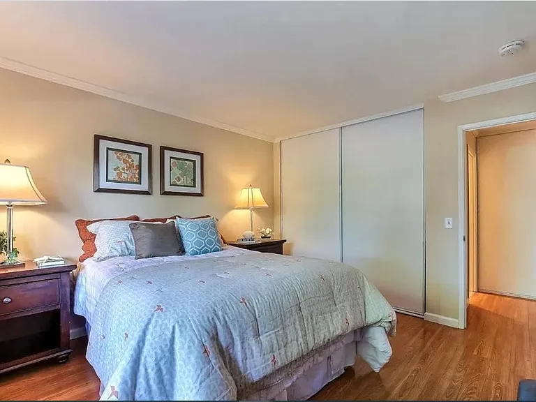 7100 Rainbow Dr #7 — Photo 8