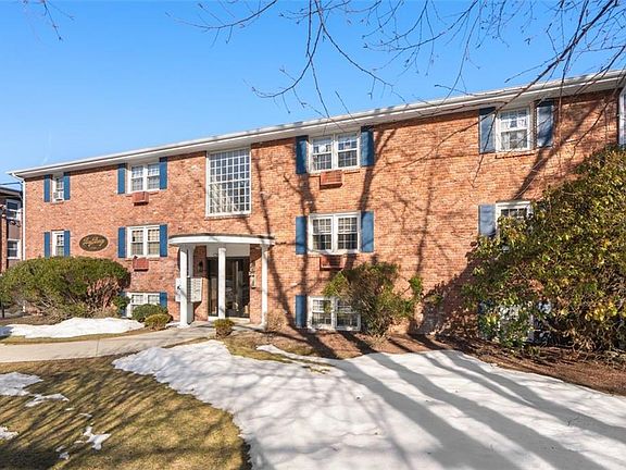 2nd image of 4080 Post Rd APT 11